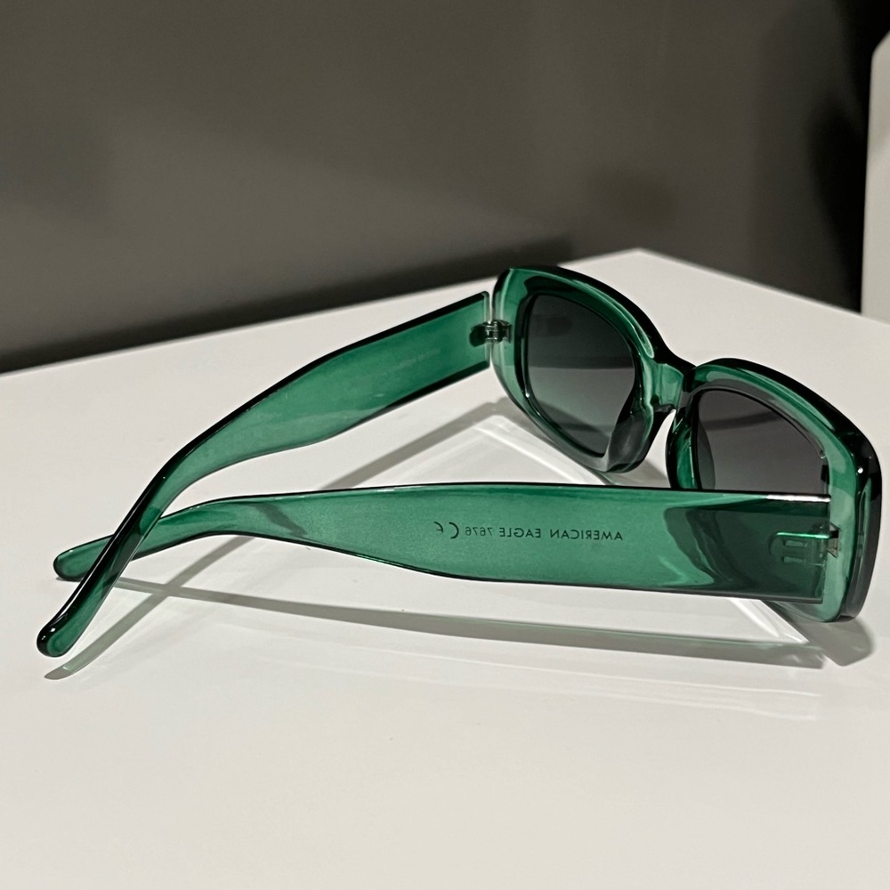 Green Rectangular Sunglasses - Picture 3 of 4